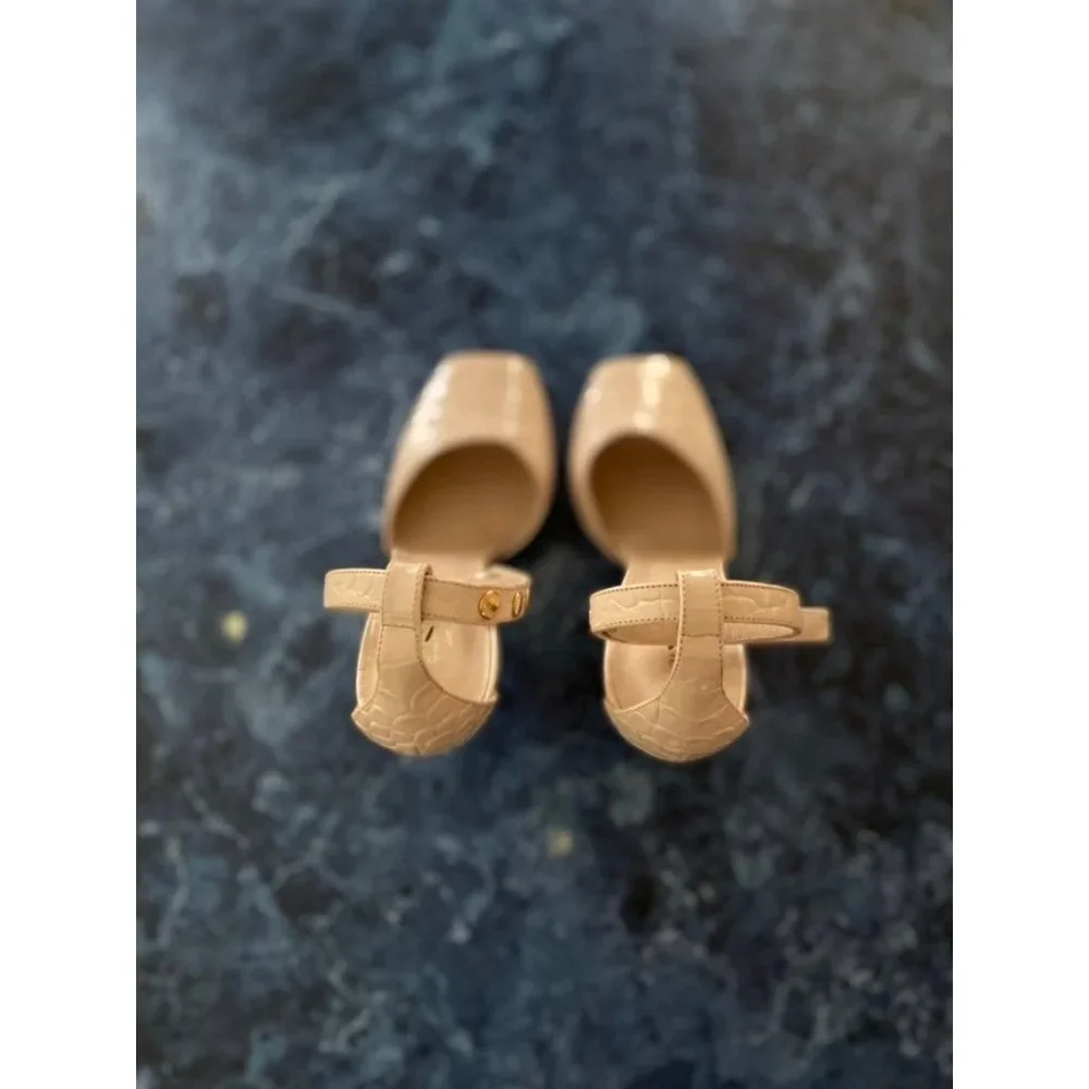 Burberry Triple Stud Embossed Leather Pe - Picture 3 of 8